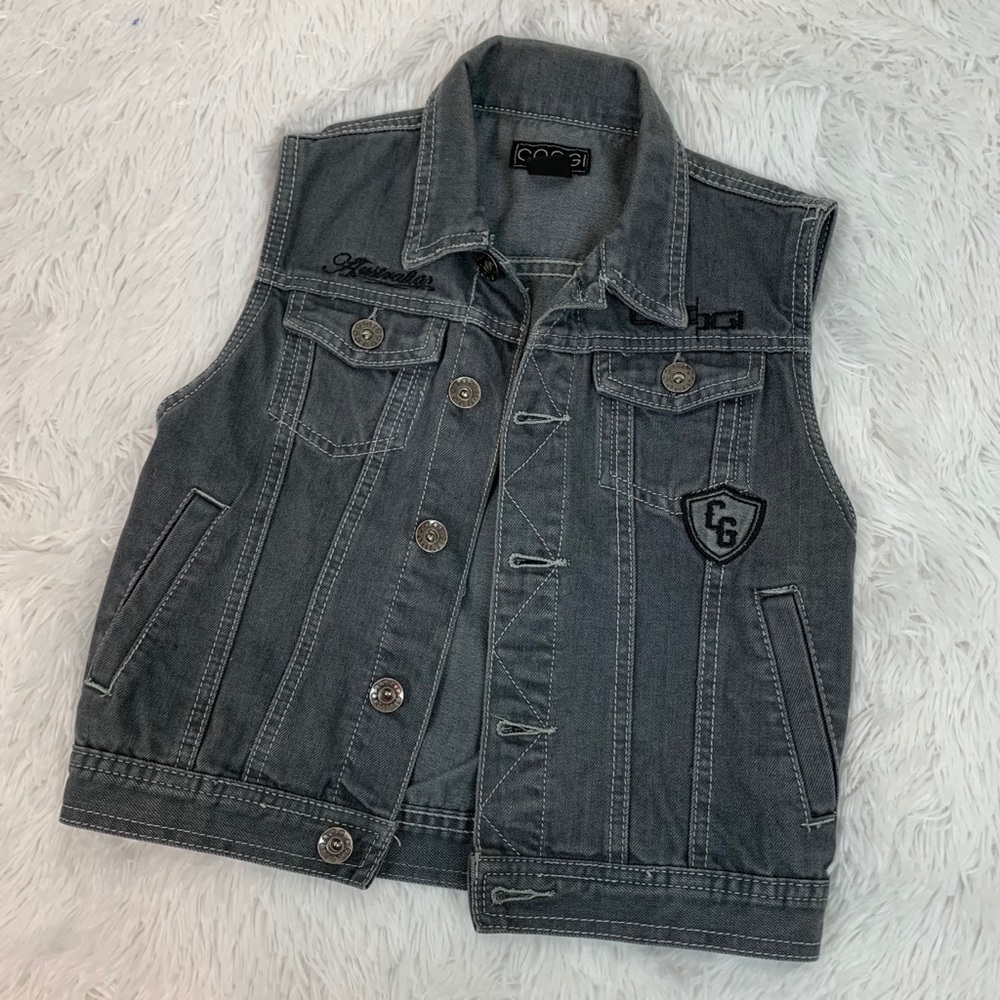 Coogi boy size‎ 5 denim vest gray